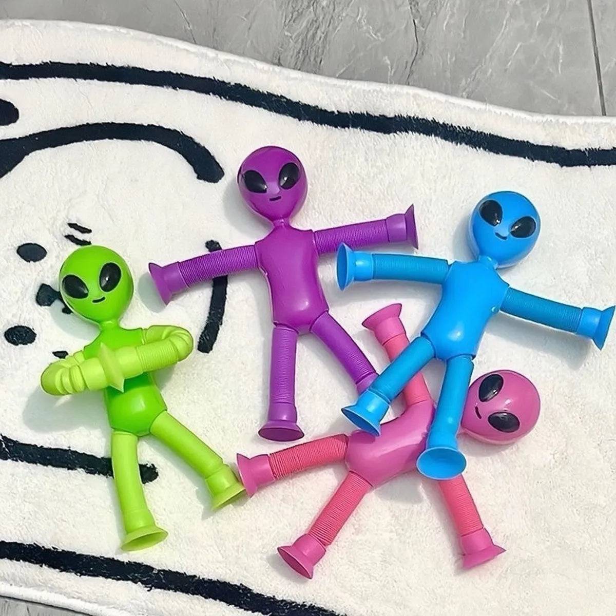 Suction Cup Alien Transforming Telescopic Tube Stress Relief Toy